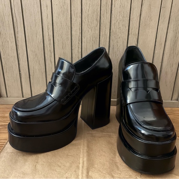 Steve Madden Shoes - Steve Madden Catelyn Black Platform Loafers